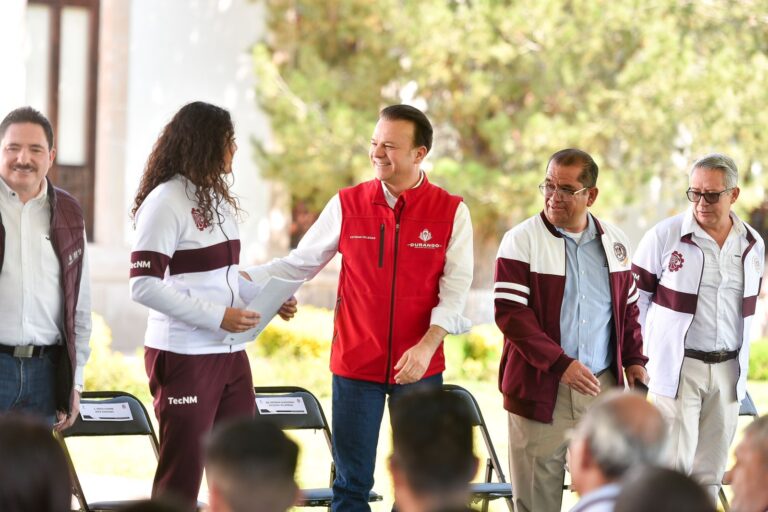 Reconoce Esteban disciplina y talento de campeones duranguenses del Evento Nacional Deportivo Intertecnológico