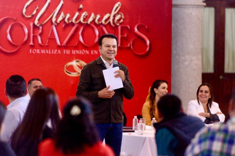 RECONOCIMIENTO AL TRABAJO Y COMPROMISO, DE OFICIALES DEL REGISTRO CIVIL.