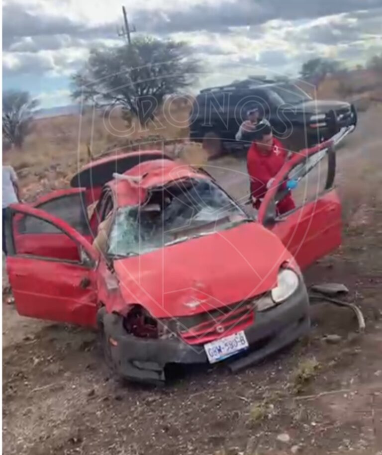 AUTOMOVILISTA DE MOYA SUFRE VOLCADURA