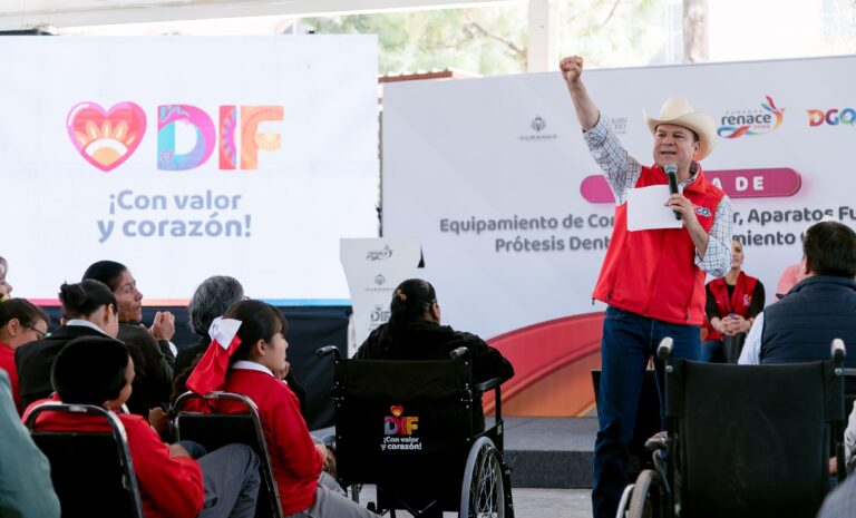 Marisol y Esteban mejoran la calidad de vida de los habitantes en San Juan del Río con prótesis y aparatos funcionales