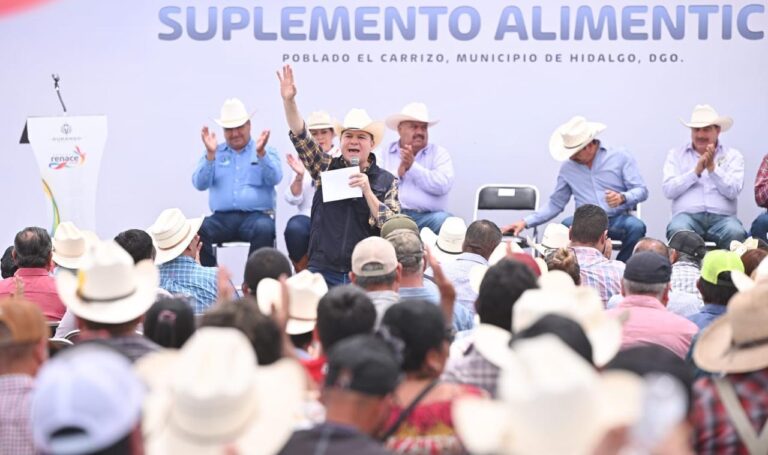Esteban entrega 260 toneladas de suplemento alimenticio en apoyo a más de mil ganaderos de Hidalgo, Indé y Ocampo