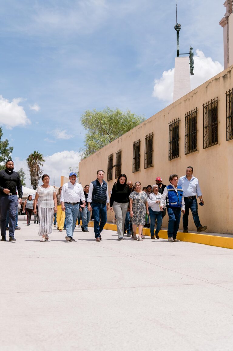 Esteban Villegas cumple compromiso histórico y transforma la calle Sahuatoba tras 60 años de espera