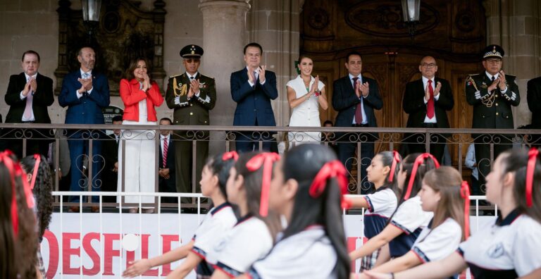 El Gobernador Esteban Villegas encabezó la conmemoración del 215 aniversario de la Independencia de México