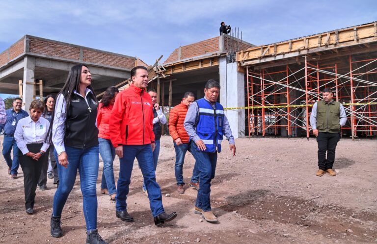 Esteban Villegas supervisa construcción del nuevo Hospital de Santiago que dará servicio a siete municipios de la región