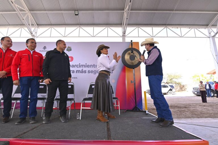 Esteban Villegas y Nancy Vázquez entregan domo, patrulla y equipamiento para fortalecer seguridad y espacios comunitarios en Nombre de Dios