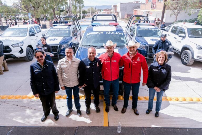 Esteban Villegas refuerza seguridad en Vicente Guerrero con entrega histórica de patrullas y equipamiento