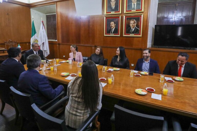 DIF Estatal y UJED firman convenio para la prestación del servicio social y prácticas profesionales; Marisol reconoce el impacto que tendrá en las familias.
