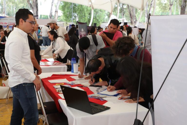 Con empleos formales y vacantes reales, Feria de Empleo abre oportunidades para los duranguenses