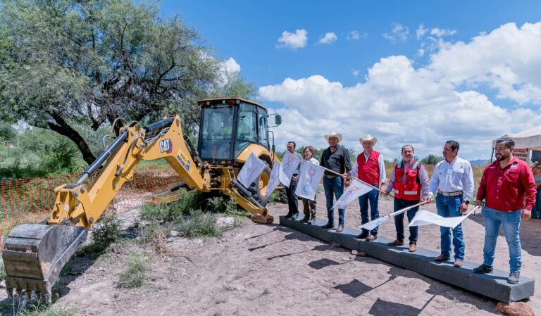 Peñón Blanco ampliará su panteón municipal con 400 nuevos espacios y 400 gavetas; inician la obra Esteban Villegas y Elías Bustamante